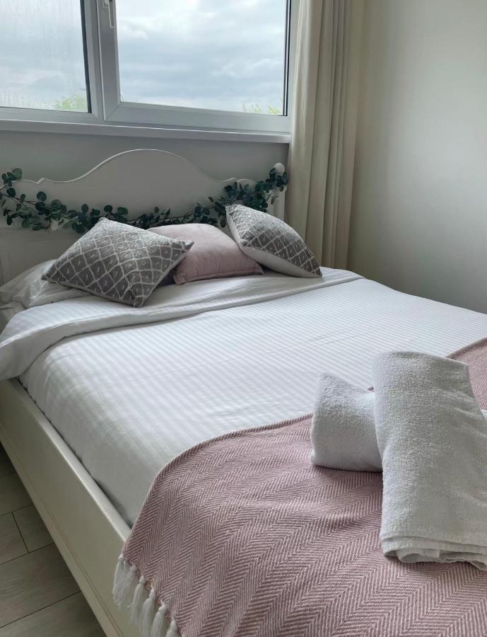 Апартаменти Cozy Flat 15 Mins From City Centre With Parking Кардіфф Екстер'єр фото